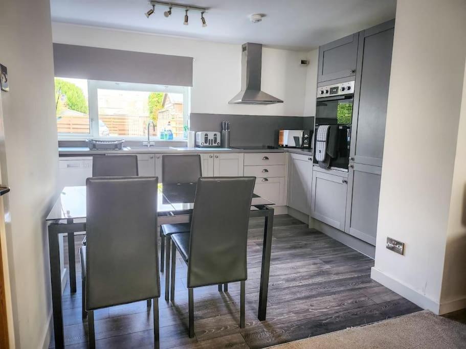 Central 2-Bedroom Bunglow With Double Sofa Bed Carnoustie Exteriör bild
